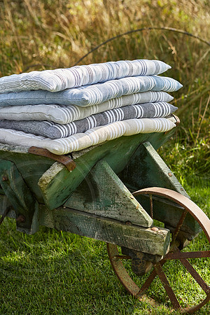 Bistro Cushions_01